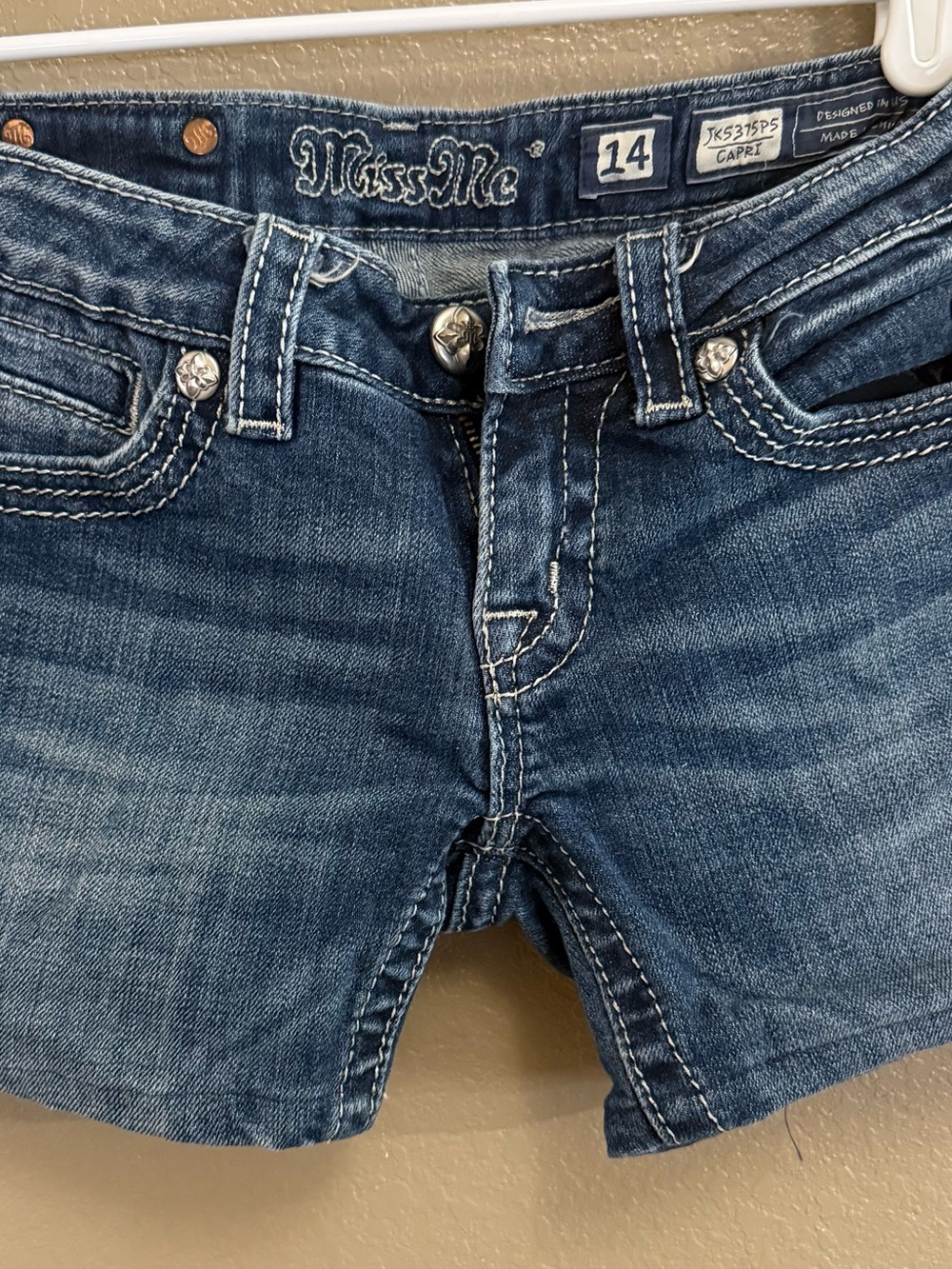 Miss Me Blue Denim Capri Jeans with Contrast Stitching
